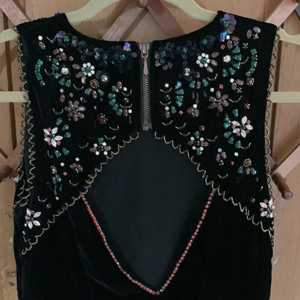 Ecote’ Jasmina crystal embellished black velvet sleeveless shift dress - Picture 10 of 12